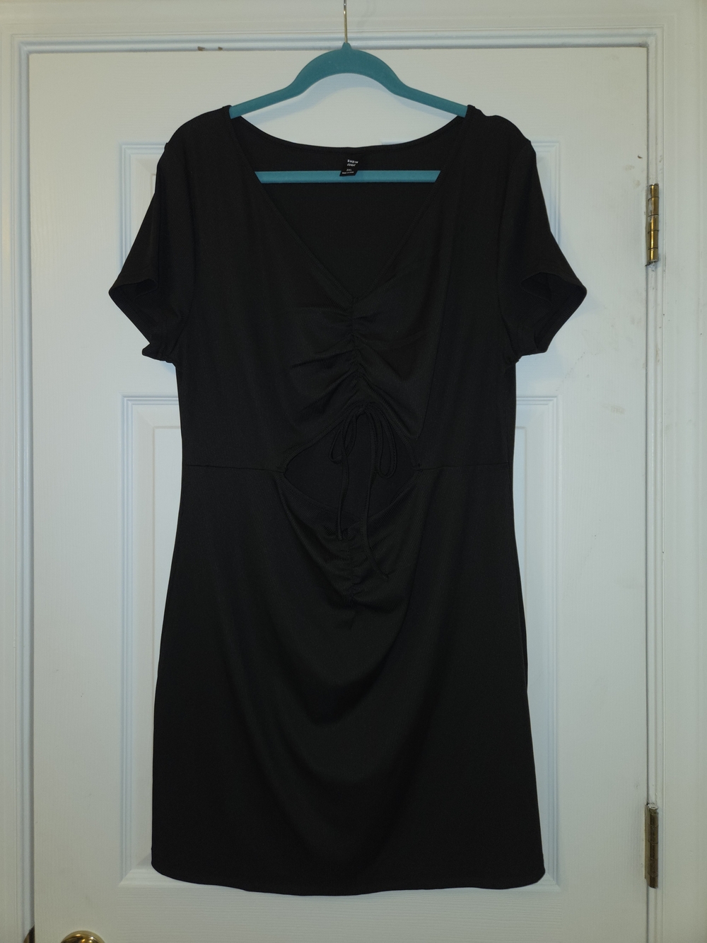 SHEIN Black Short Sleeve Ruched Front Dress